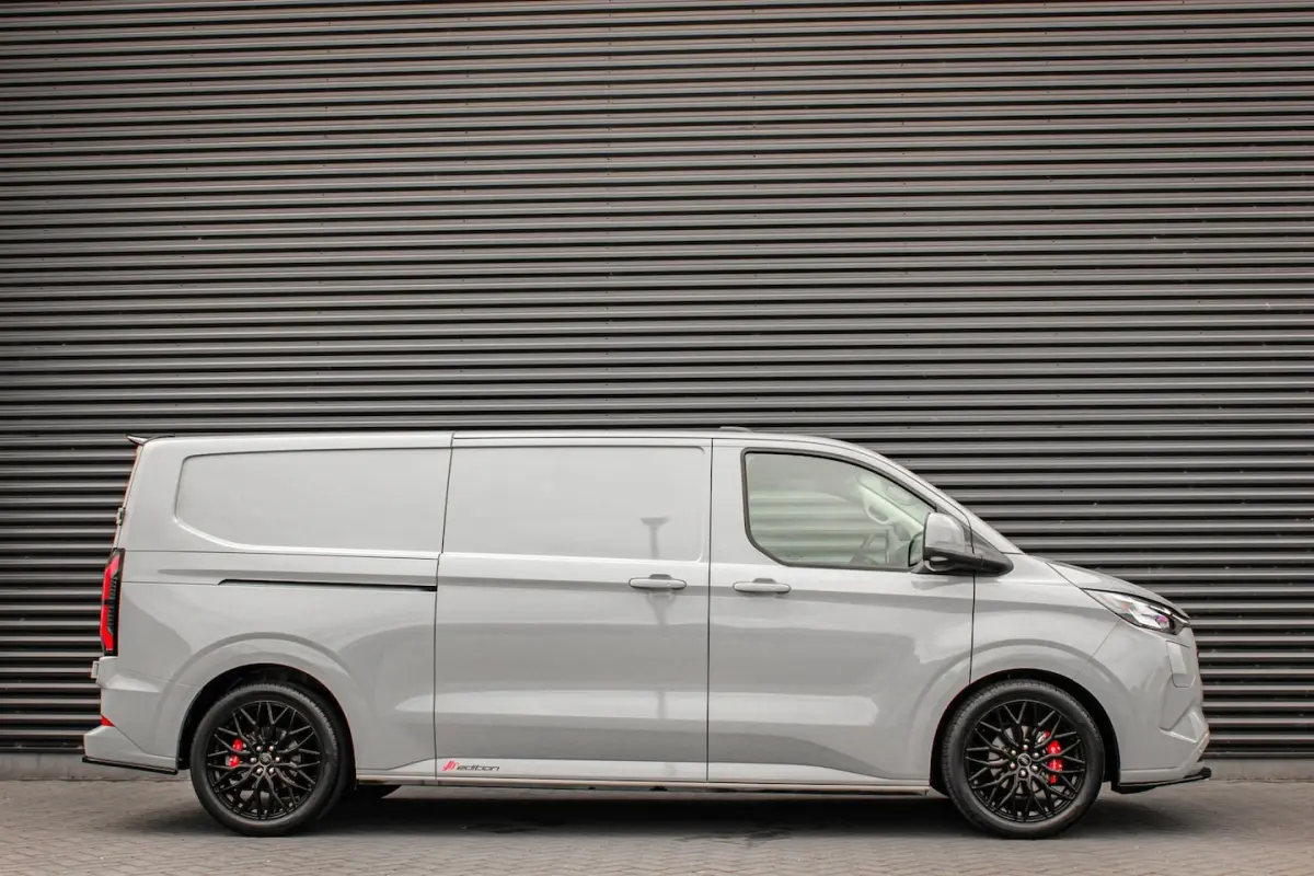 340 L2H1 Limited 71kWh 218PK / JB- EDITON / CAMERA / 370KM RANGE / APPLE CARPLAY /DRIVERS-