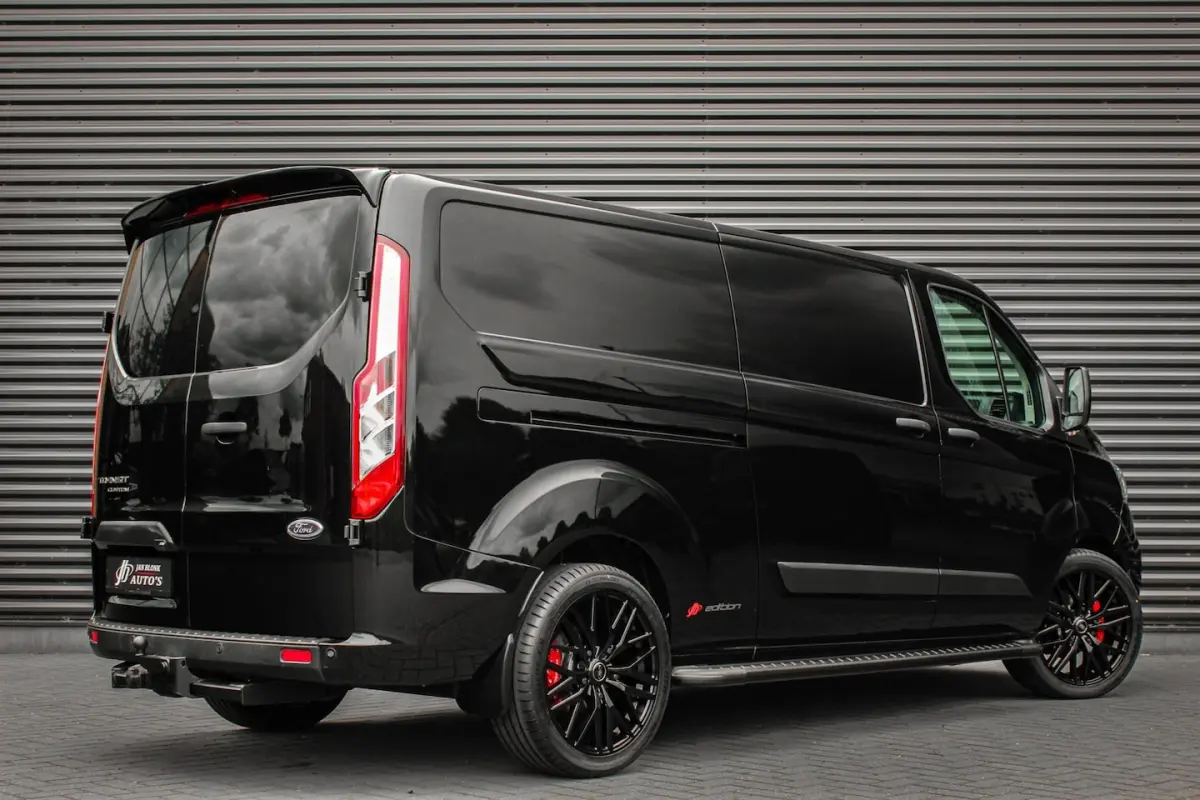 300 2.0 TDCI L2H1 JB-EDITION / 130PK AUTOMAAT / FULL BLACK / RAPTOR GRILL / SIDE-BARS / TR