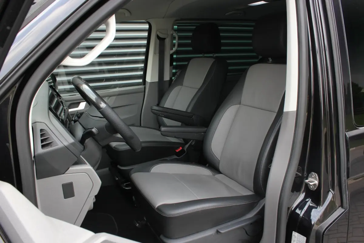 2.0 TDI L2H1 204PK DC DUBBEL CABINE / ELEK.SCHUIF / FULL OPTIONS / LEDER / FULL BLACK / AP