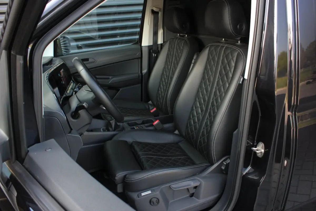 2.0 TDI 199PK JB-EDITION / MAXTRON / SIDE- BARS / VERLAGING / ELEK- PAKKET / PDC / CAMERA