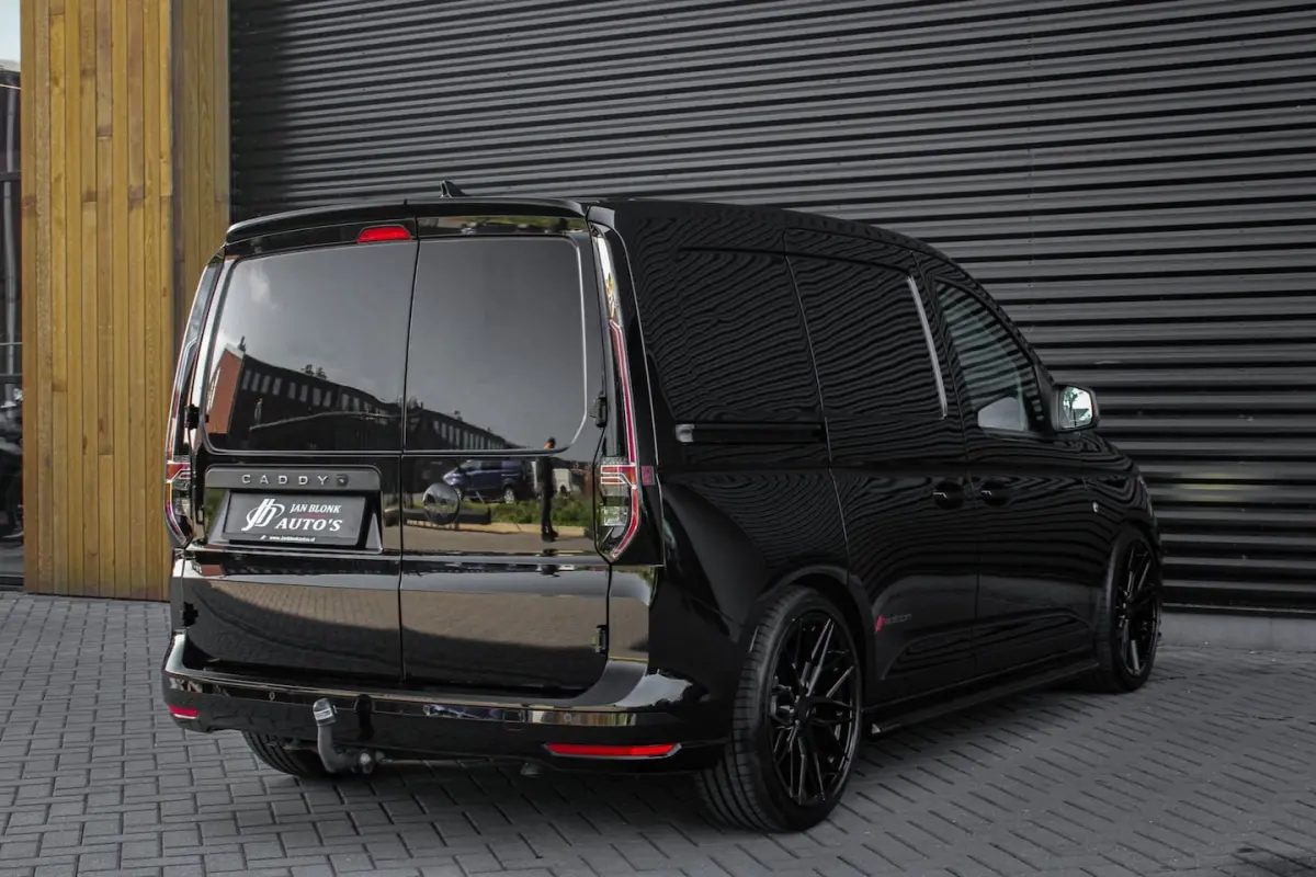 2.0 TDI 199PK JB-EDITION / MAXTRON / SIDE- BARS / VERLAGING / ELEK- PAKKET / PDC / CAMERA