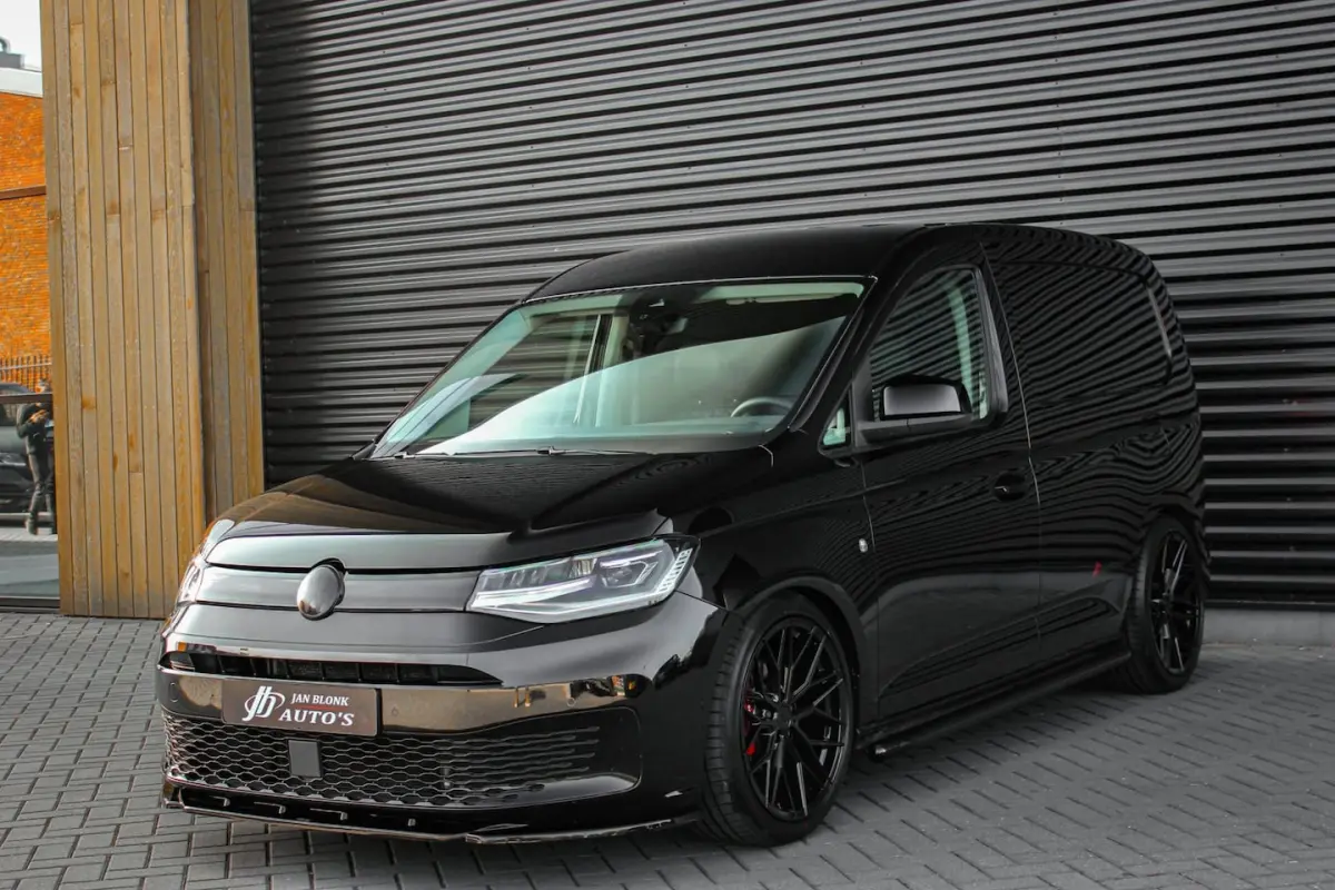 2.0 TDI 199PK JB-EDITION / MAXTRON / SIDE- BARS / VERLAGING / ELEK- PAKKET / PDC / CAMERA