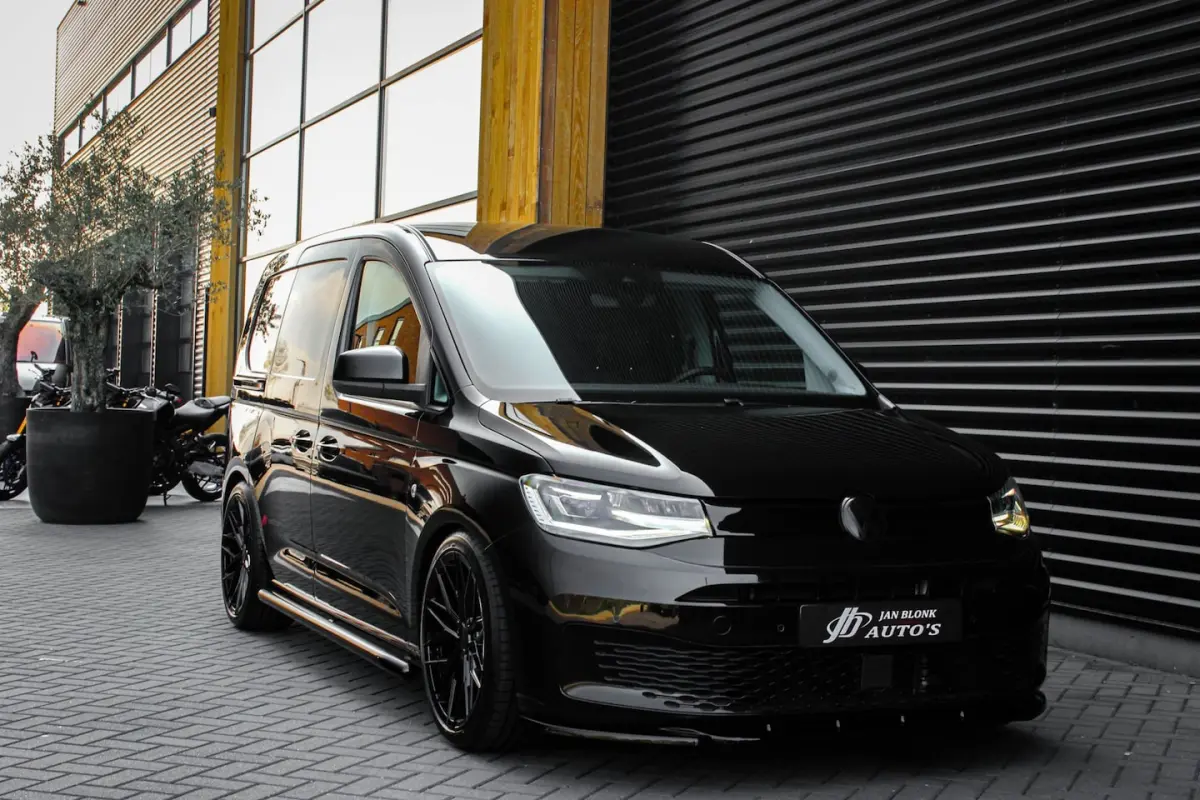 2.0 TDI 199PK JB-EDITION / MAXTRON / SIDE- BARS / VERLAGING / ELEK- PAKKET / PDC / CAMERA