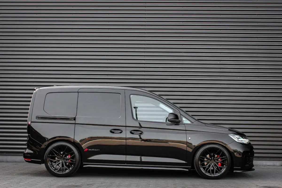 2.0 TDI 199PK JB-EDITION / MAXTRON / SIDE- BARS / VERLAGING / ELEK- PAKKET / PDC / CAMERA