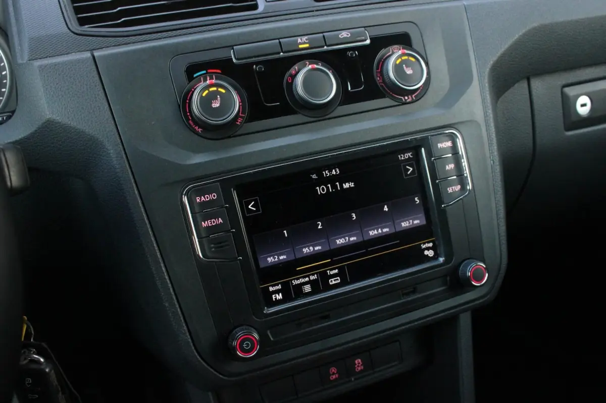 2.0 TDI MARGE 4Motion 122PK / FULL OPTIONS / LEDER INTERIEUR / R- LINE / ELEK- PAKKET / AP