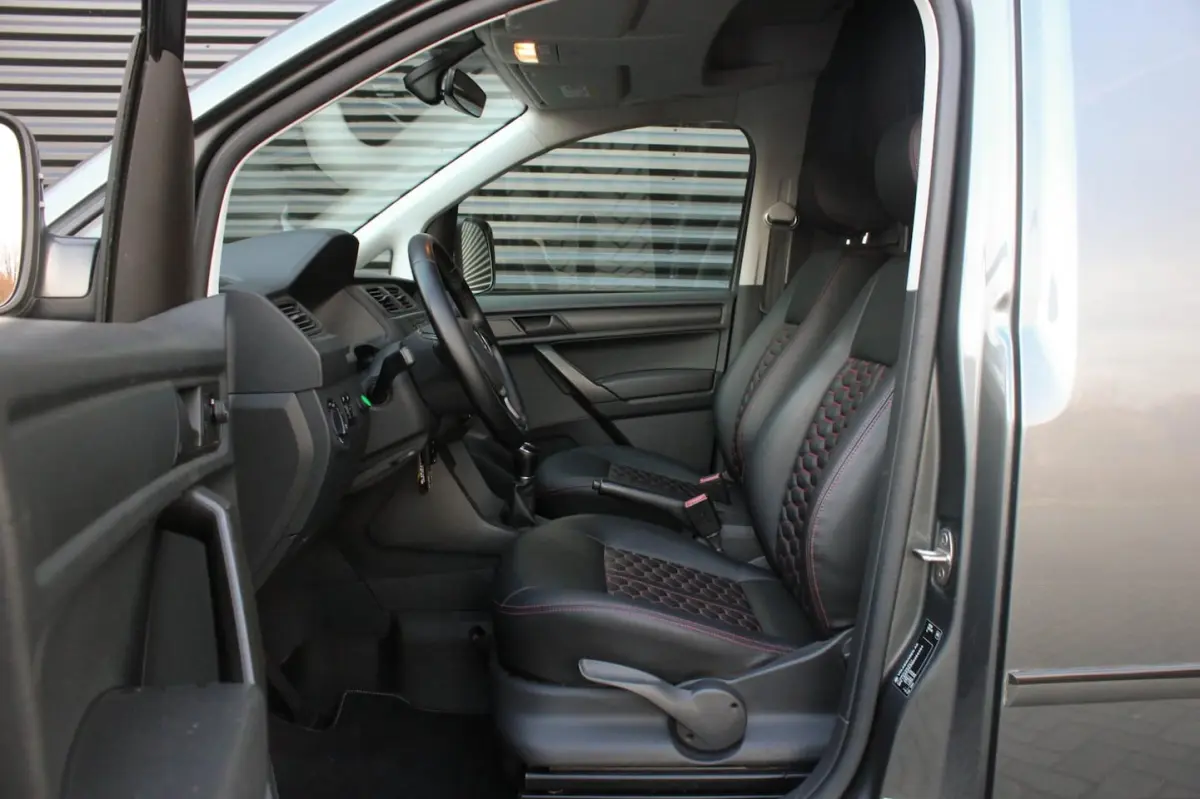 2.0 TDI MARGE 4Motion 122PK / FULL OPTIONS / LEDER INTERIEUR / R- LINE / ELEK- PAKKET / AP