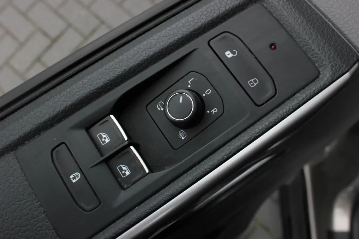 2.0 TDI L2H1 204PK JB- EDITION DSG / PDC / VERLAGINGSVEREN / LEDEREN BEKLEDING / FULL / AP