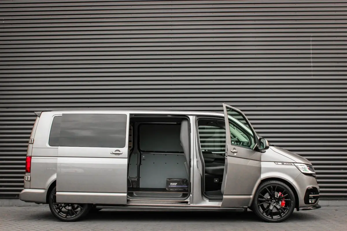 2.0 TDI L2H1 204PK JB- EDITION DSG / PDC / VERLAGINGSVEREN / LEDEREN BEKLEDING / FULL / AP