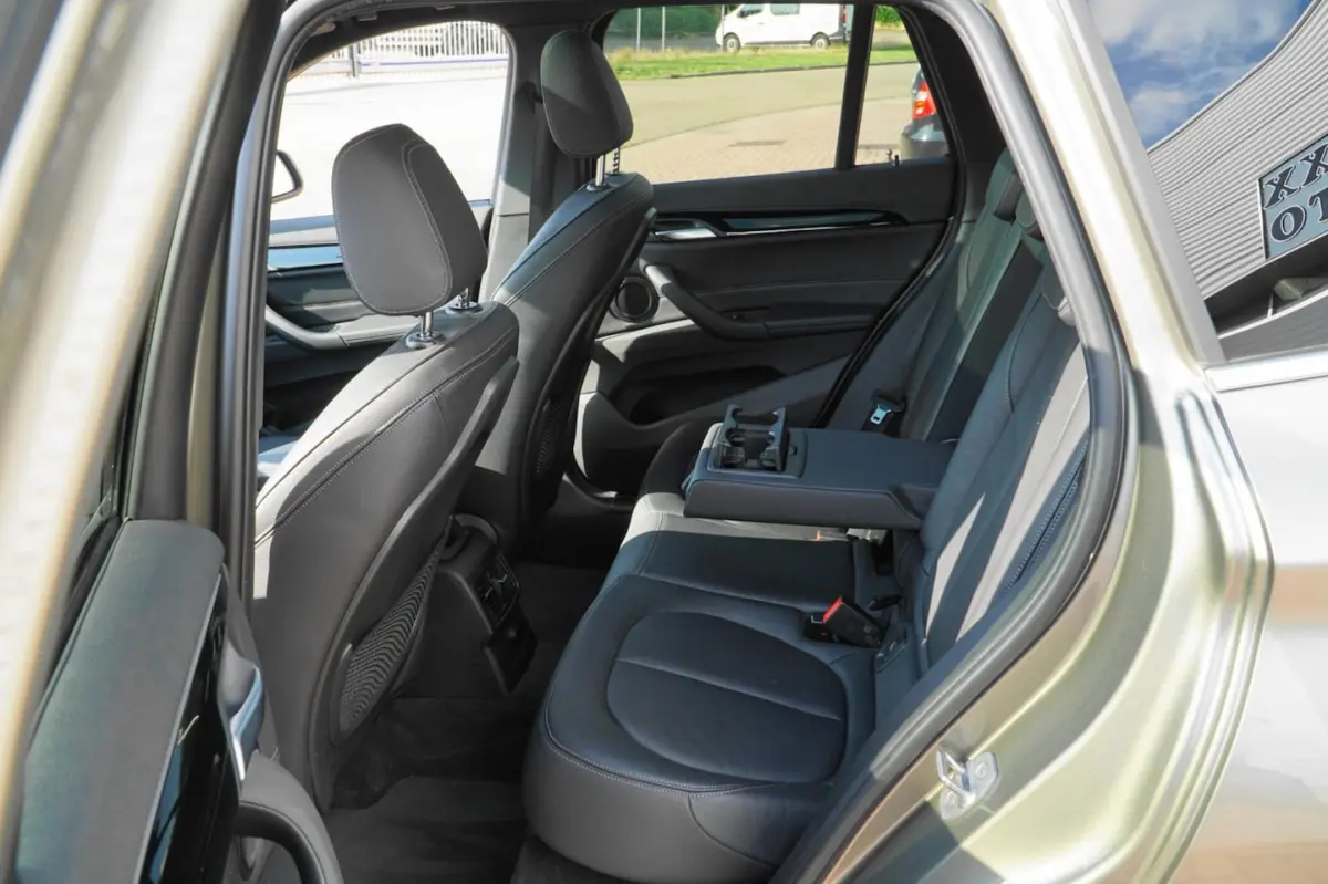 SDrive18d PANO LEDER HEAD-UP