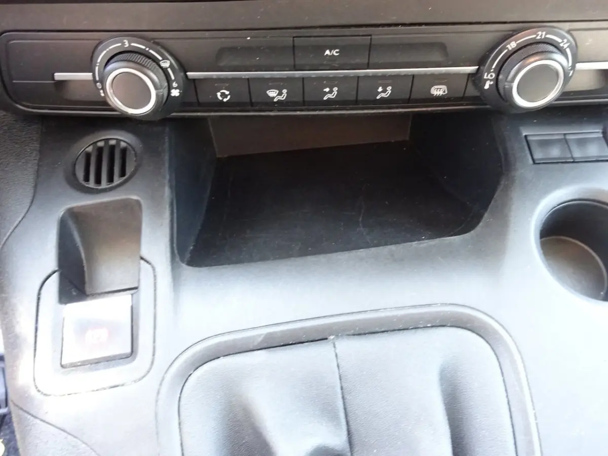 1.2 PureTech Pro BENZINE AIRCO NAVI CRUISE CONTROL PDC SCHUIFDEUR