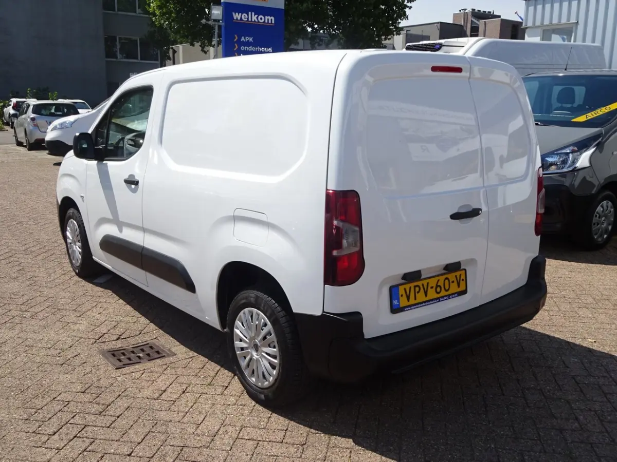 1.2 PureTech Pro BENZINE AIRCO NAVI CRUISE CONTROL PDC SCHUIFDEUR