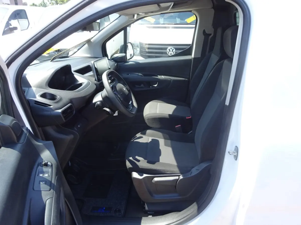 1.2 PureTech Pro BENZINE AIRCO NAVI CRUISE CONTROL PDC SCHUIFDEUR