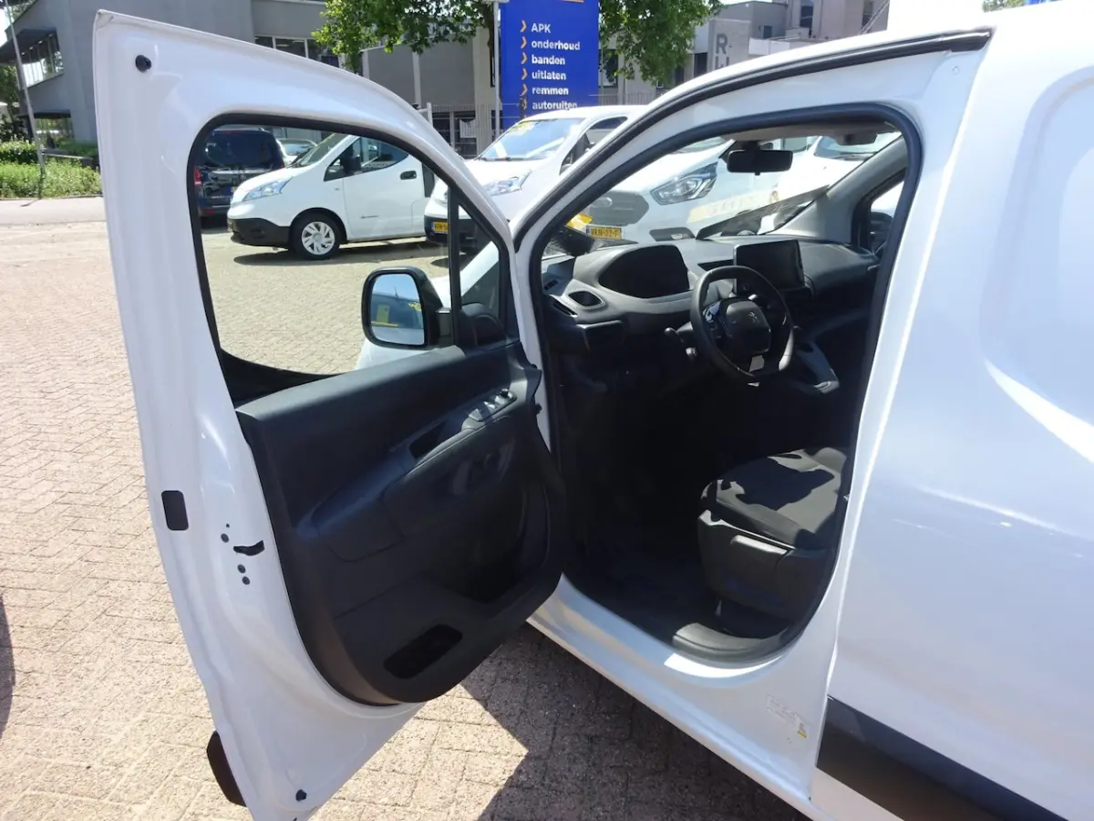 1.2 PureTech Pro BENZINE AIRCO NAVI CRUISE CONTROL PDC SCHUIFDEUR