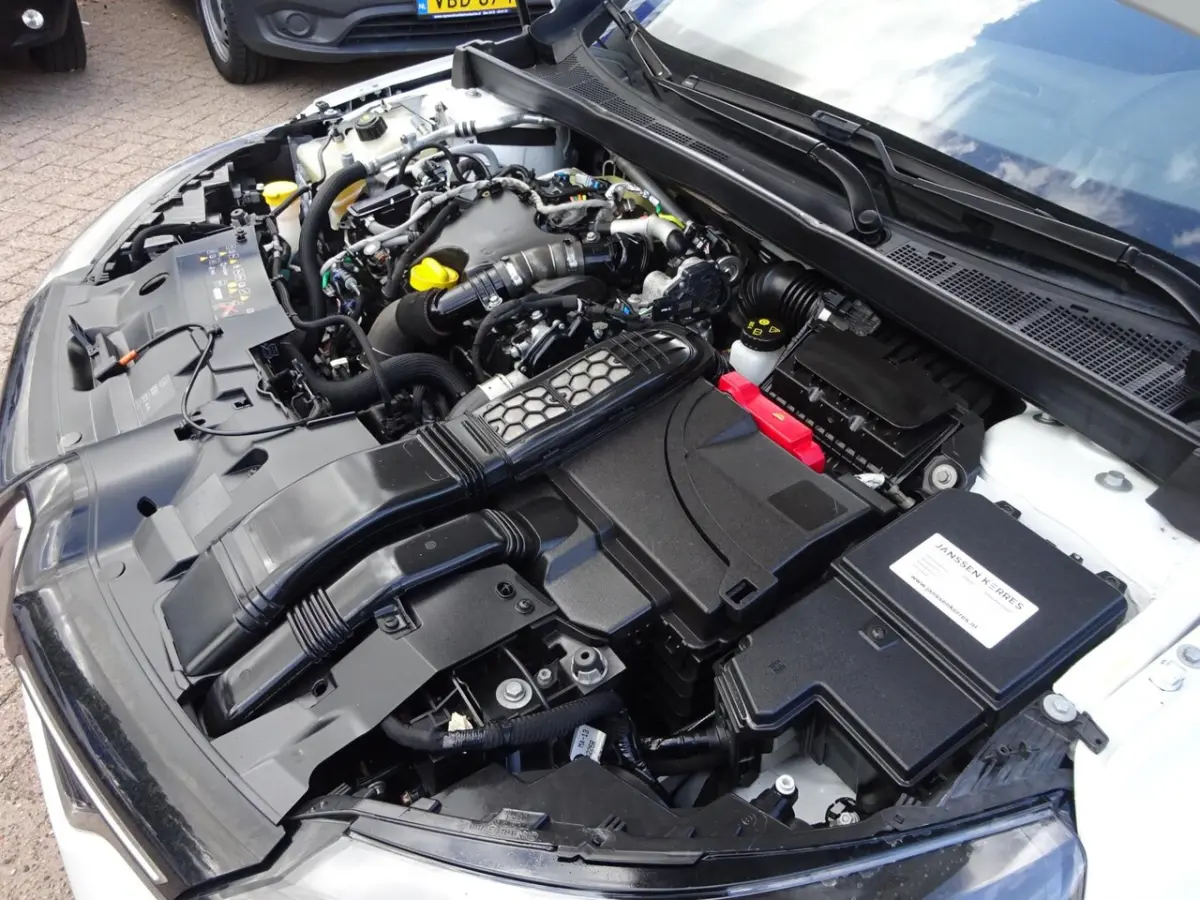 VAN 1.5 DCI 116 PK AIRCO NAVI Laadruimte inrichting