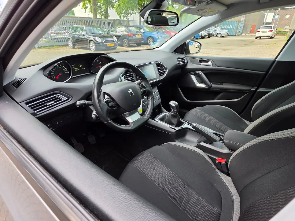 1.2 PureTech Navi Dealer Onderhouden Trekhaak Pano