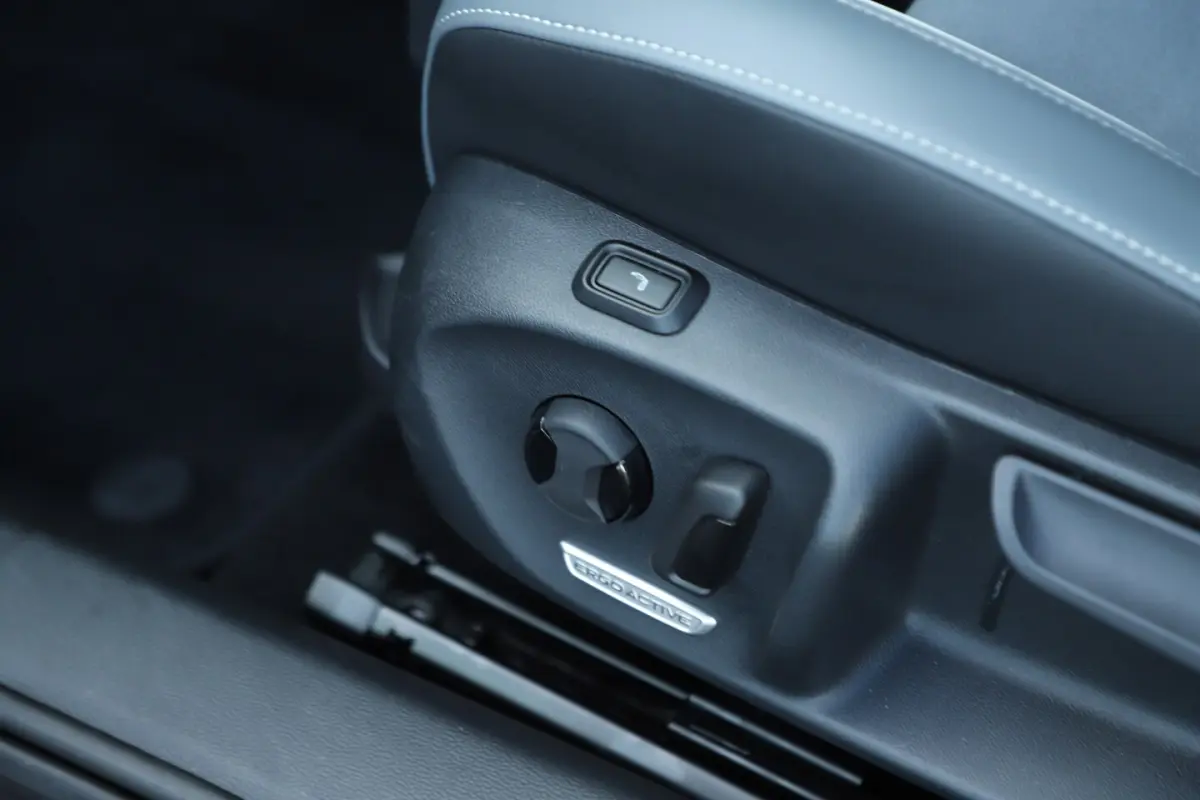 1.5 eTSI Business | 150PK | Massage | Keyless-go | ACC | Stoelen/Stuur Verwarmd | Sfeerver