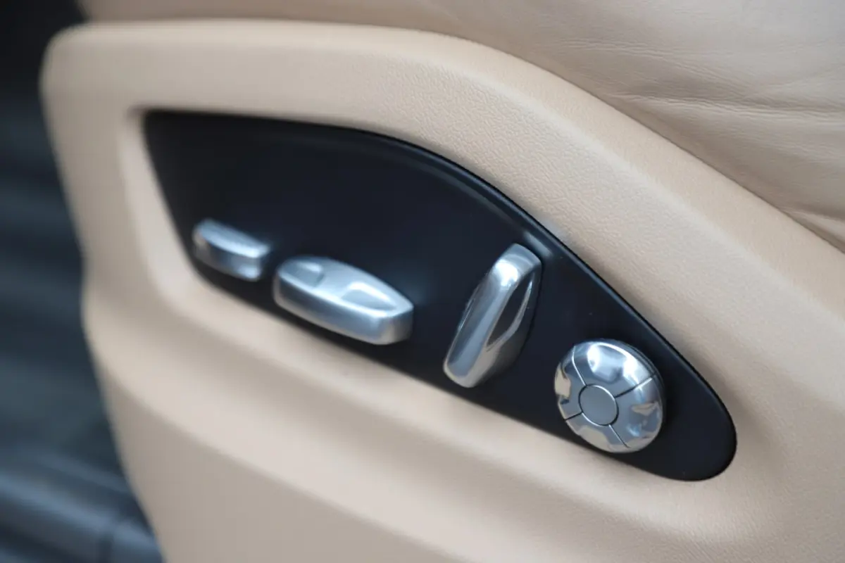 3.0 E-Hybrid | 462PK | Luchtvering | 4W-Sturing | Head-up | Keyless-go | Matrix-led | Bose