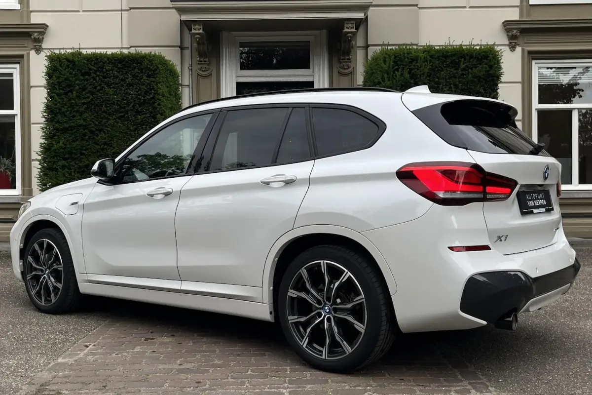 xDrive25e PANO | CRUISE | HIFI | CARPLAY | M-PAKKET | STOELVERW | TREKHAAK