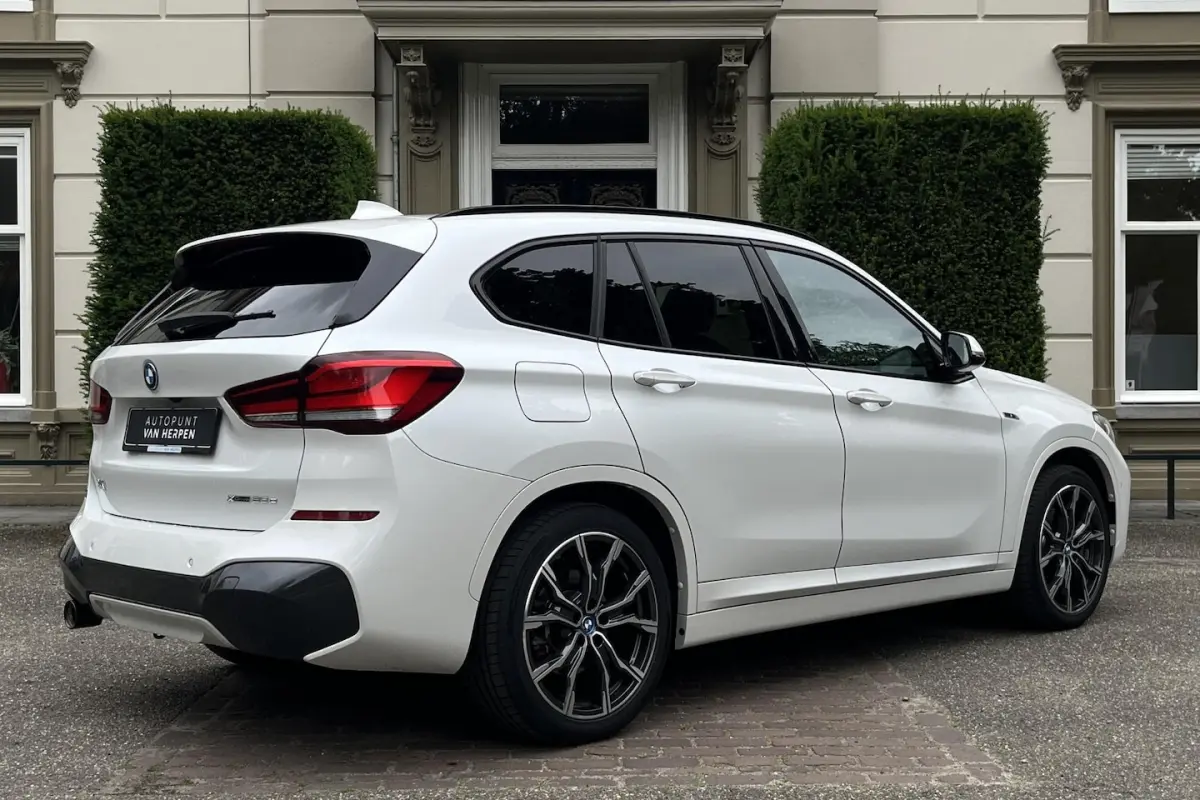 xDrive25e PANO | CRUISE | HIFI | CARPLAY | M-PAKKET | STOELVERW | TREKHAAK