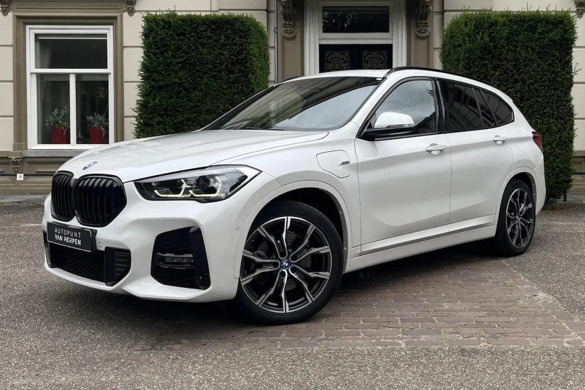 xDrive25e PANO | CRUISE | HIFI | CARPLAY | M-PAKKET | STOELVERW | TREKHAAK