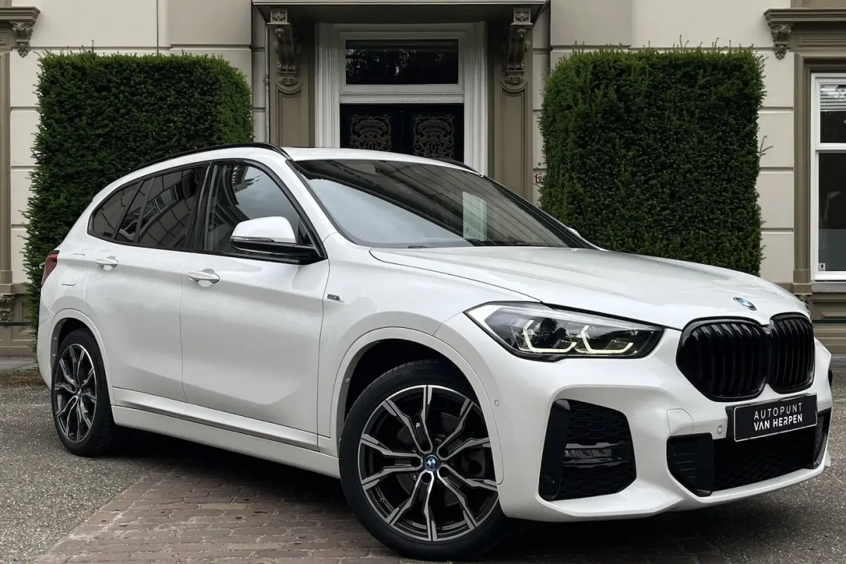 xDrive25e PANO | CRUISE | HIFI | CARPLAY | M-PAKKET | STOELVERW | TREKHAAK