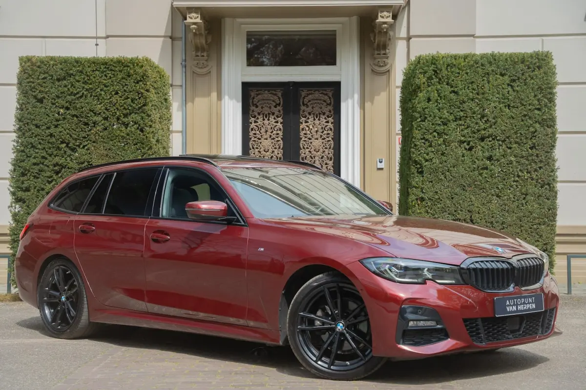 320i High Executive TREKHAAK | PANO | KUIPSTOELEN | CARBON | ADAPTIVE | MEMORY | LASER