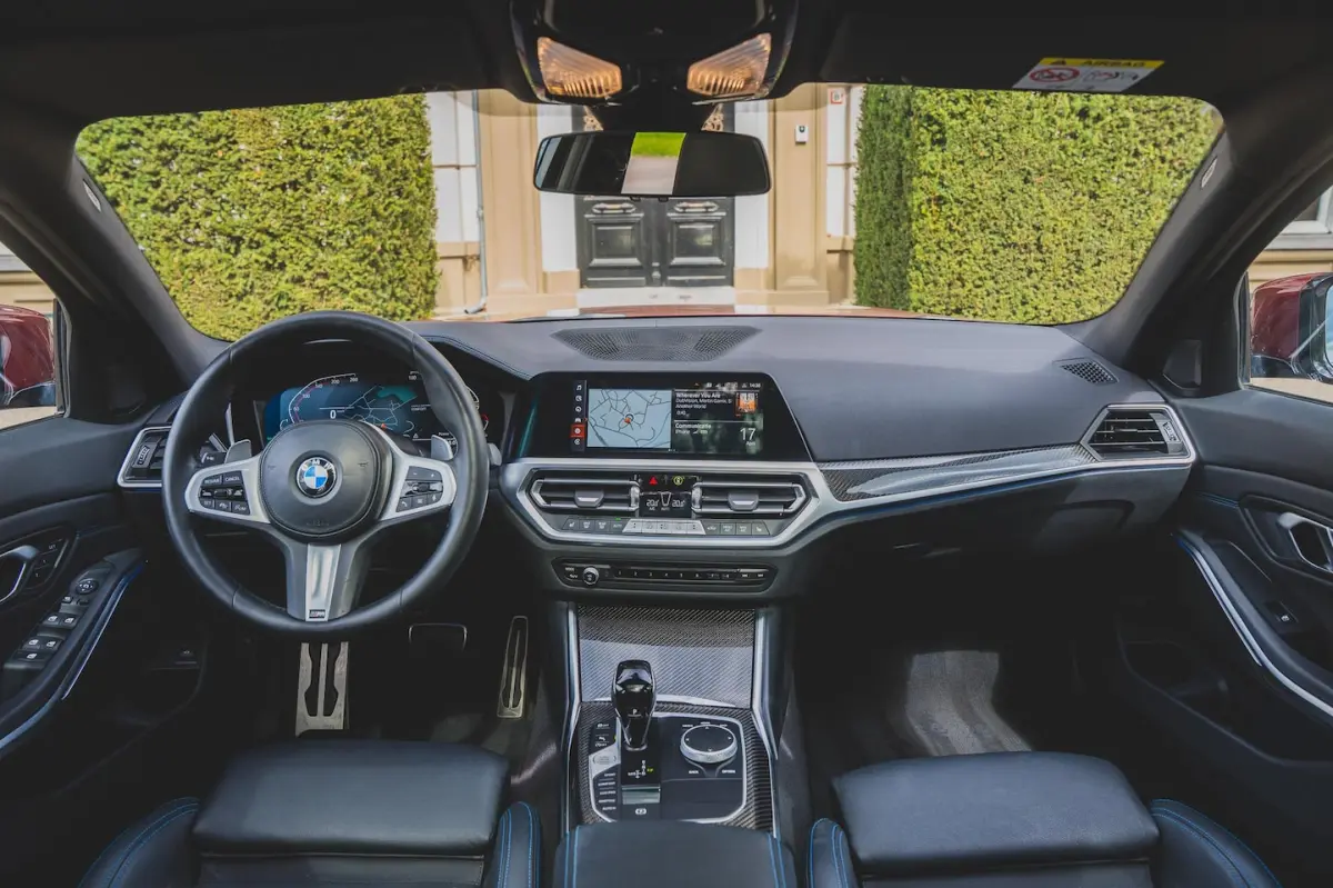 320i High Executive TREKHAAK | PANO | KUIPSTOELEN | CARBON | ADAPTIVE | MEMORY | LASER