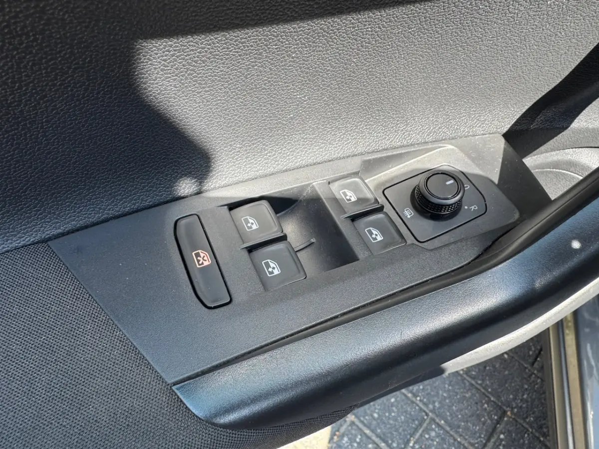 1.0 TSI Beats Virtual, Led, Stoelverwarming, Cruise, Climate Control,