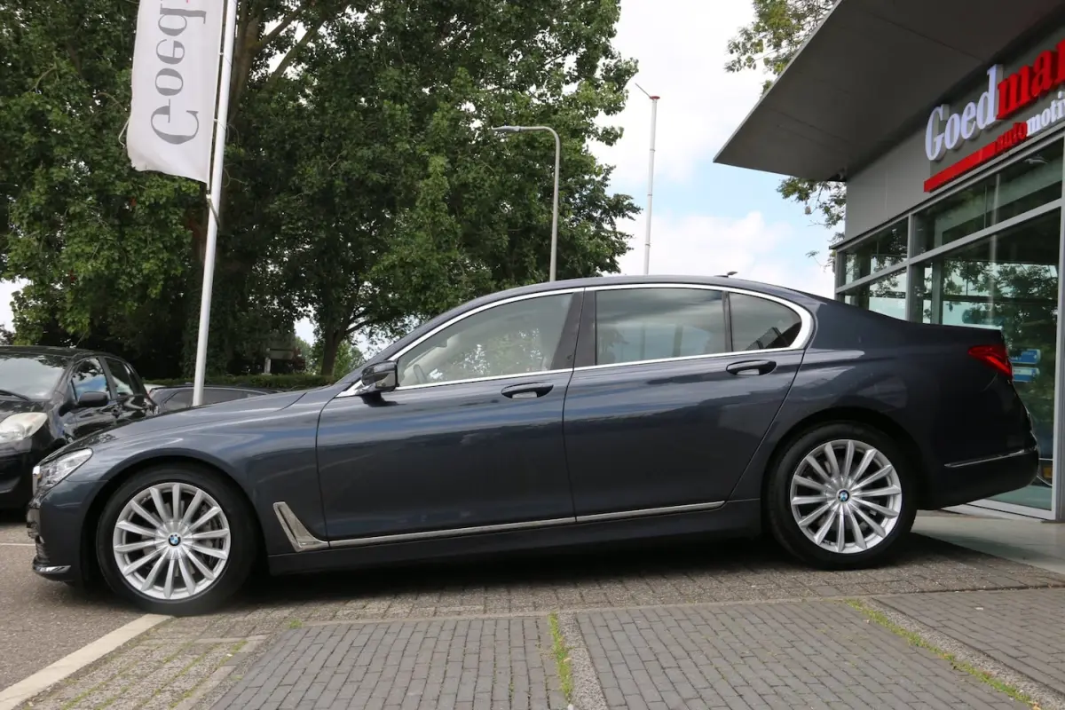 740i High Executive