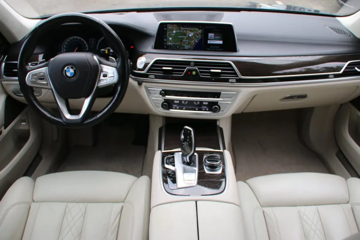 740i High Executive