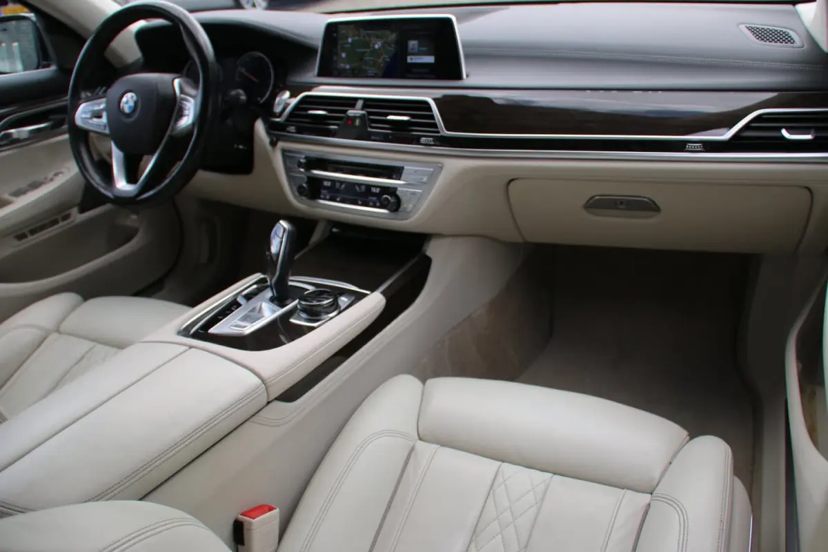 740i High Executive