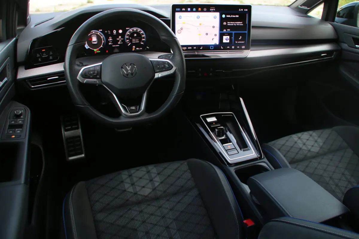 1.5 eTSI R-Line Edition PANO-DAK