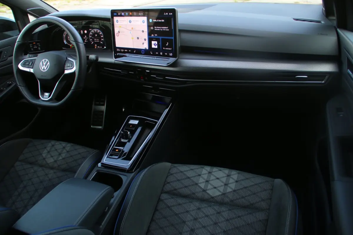 1.5 eTSI R-Line Edition PANO-DAK