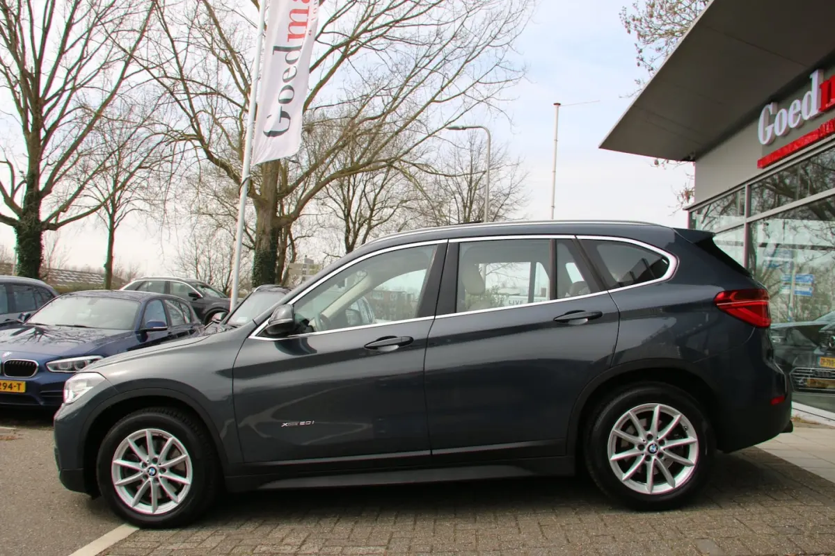 XDrive20i Essential