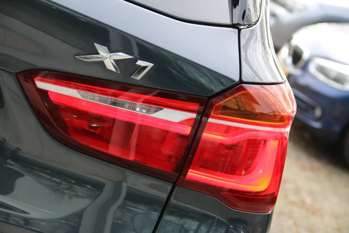 XDrive20i Essential