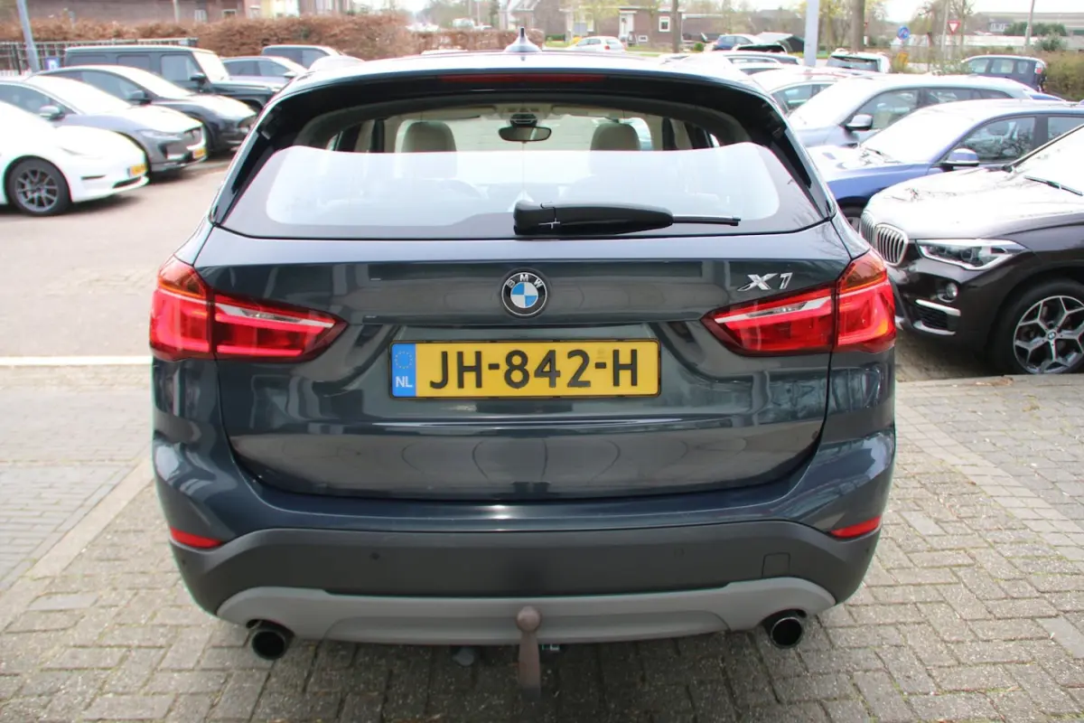 XDrive20i Essential
