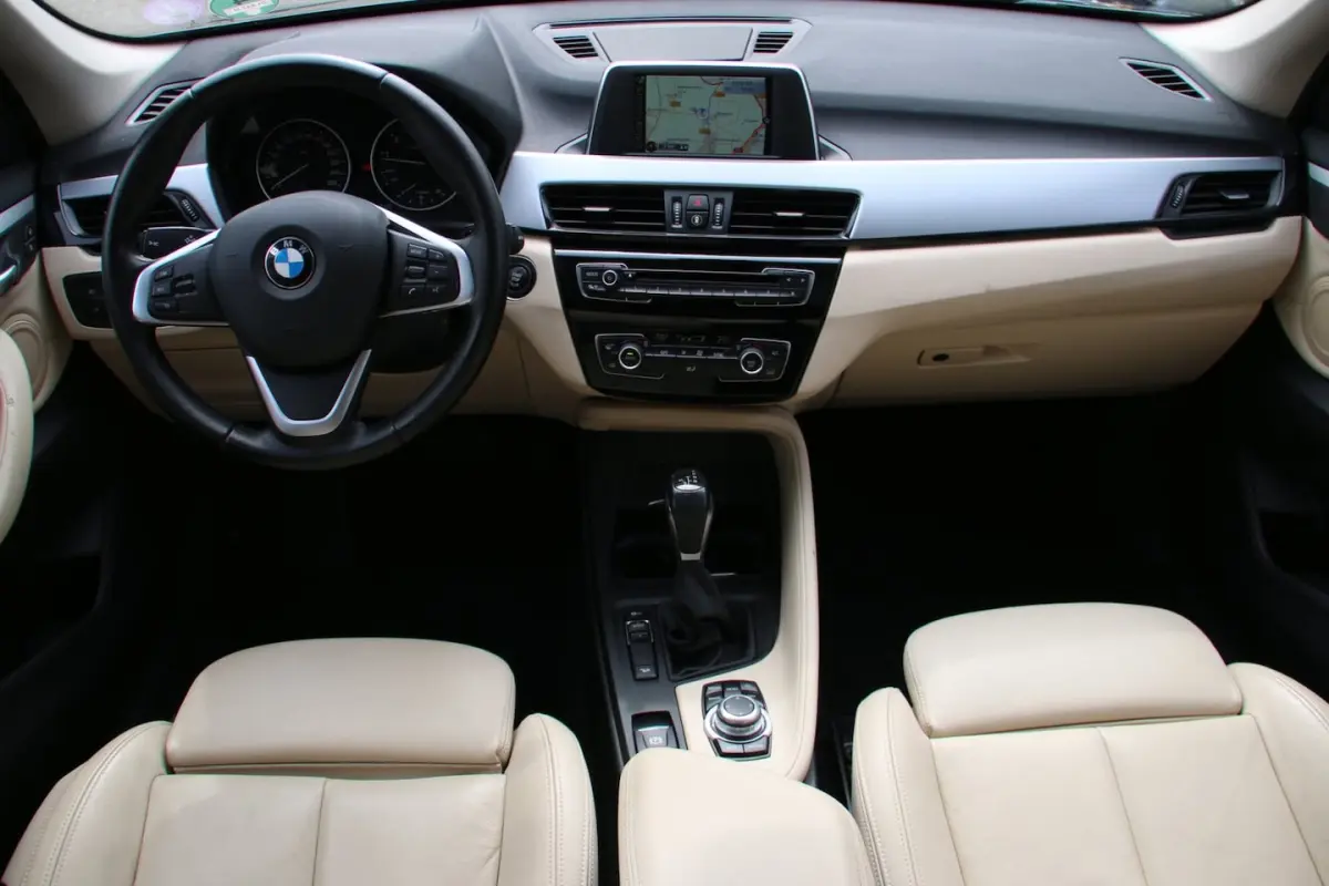 XDrive20i Essential