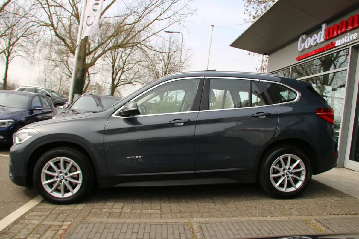 XDrive20i Essential