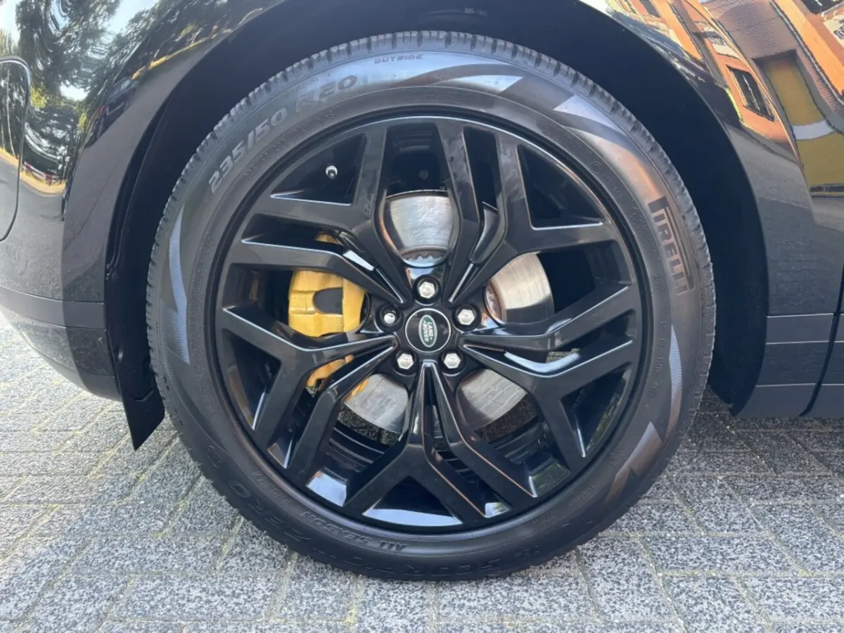2.0 P200 AWD Black Pack Panorama 20" BTW