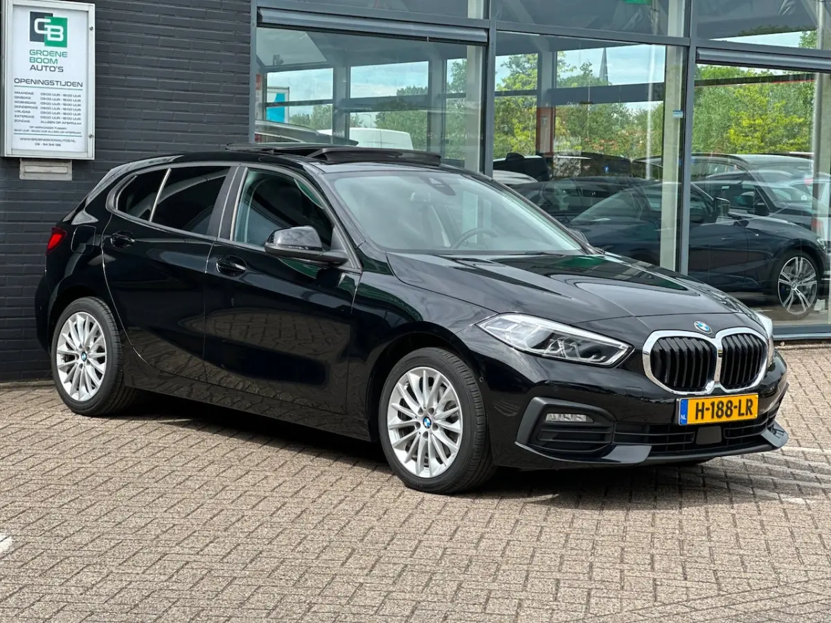 118i Executive Edition/PANO-DAK/NAVI/CARPLAY/LED/NL AUTO NAP