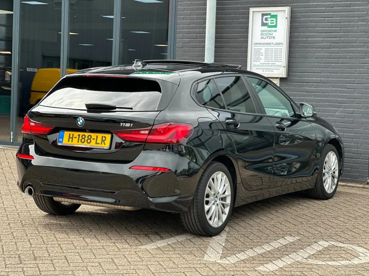 118i Executive Edition/PANO-DAK/NAVI/CARPLAY/LED/NL AUTO NAP