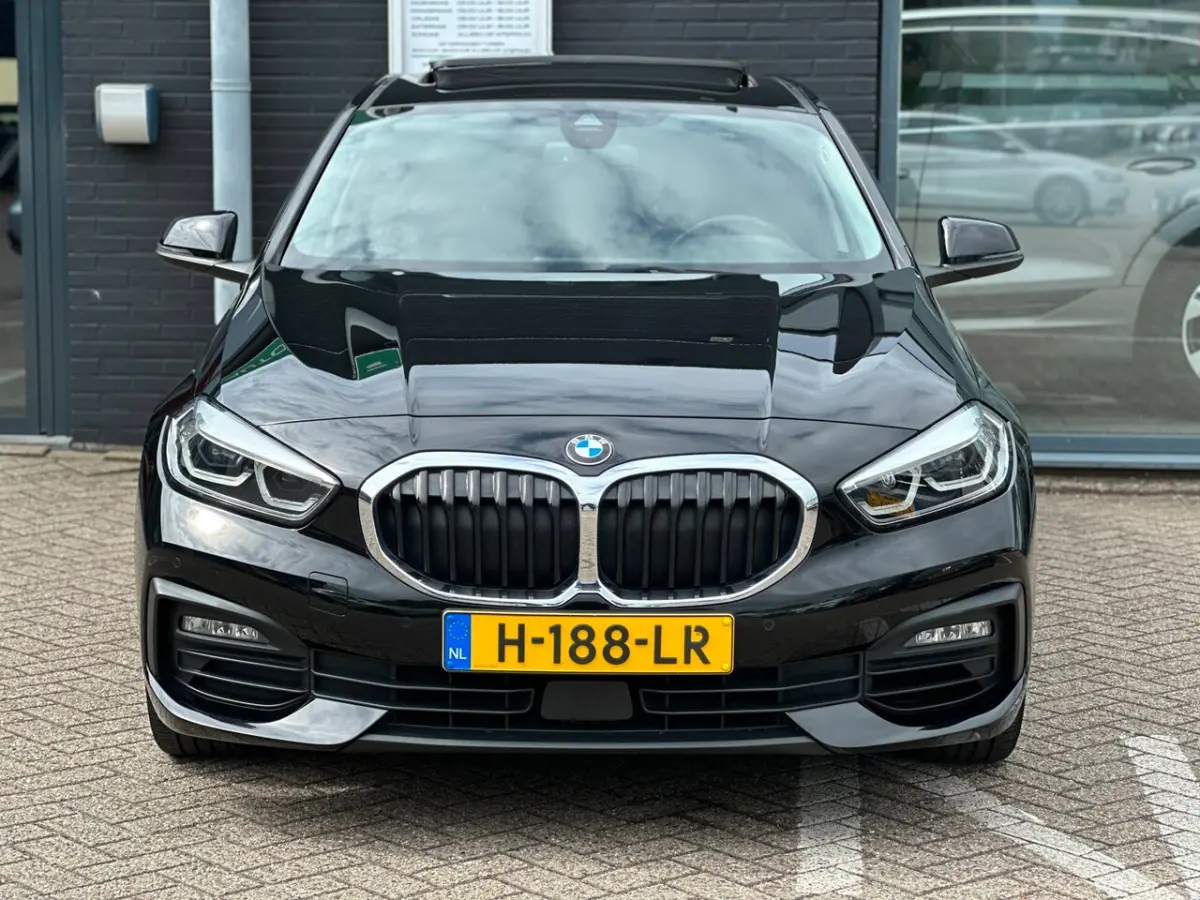 118i Executive Edition/PANO-DAK/NAVI/CARPLAY/LED/NL AUTO NAP