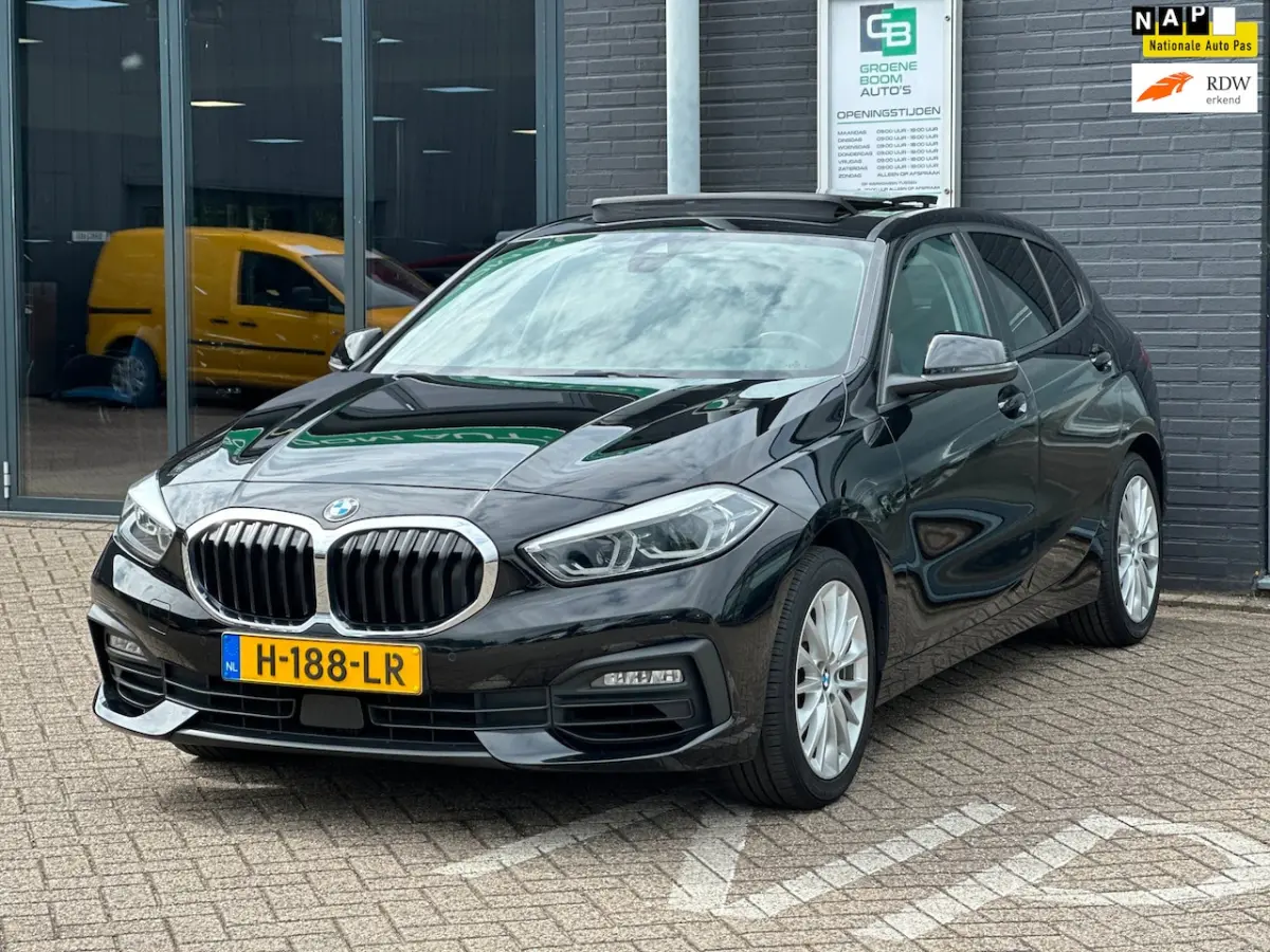 118i Executive Edition/PANO-DAK/NAVI/CARPLAY/LED/NL AUTO NAP