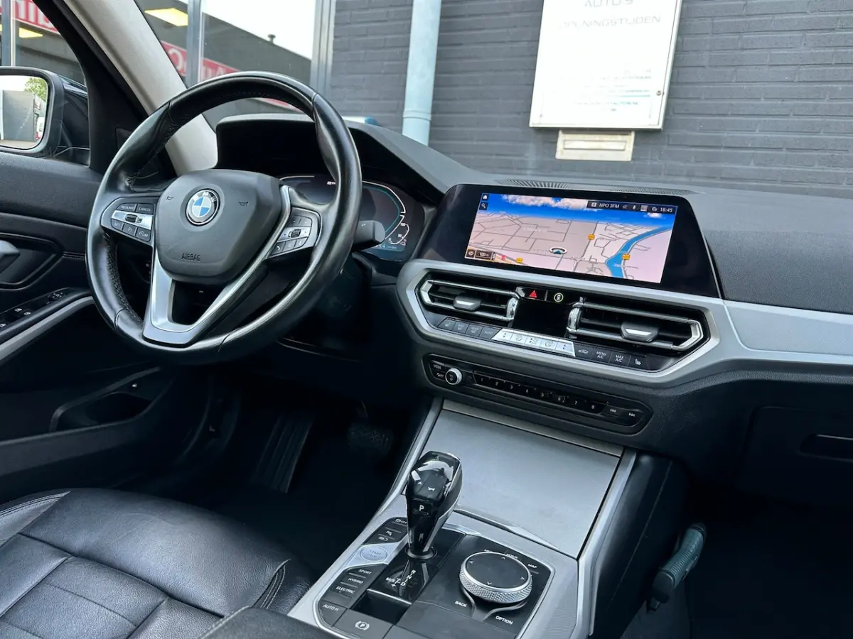 330e High Executive/LED/NAVI/CARPLAY/NL-AUTO NAP