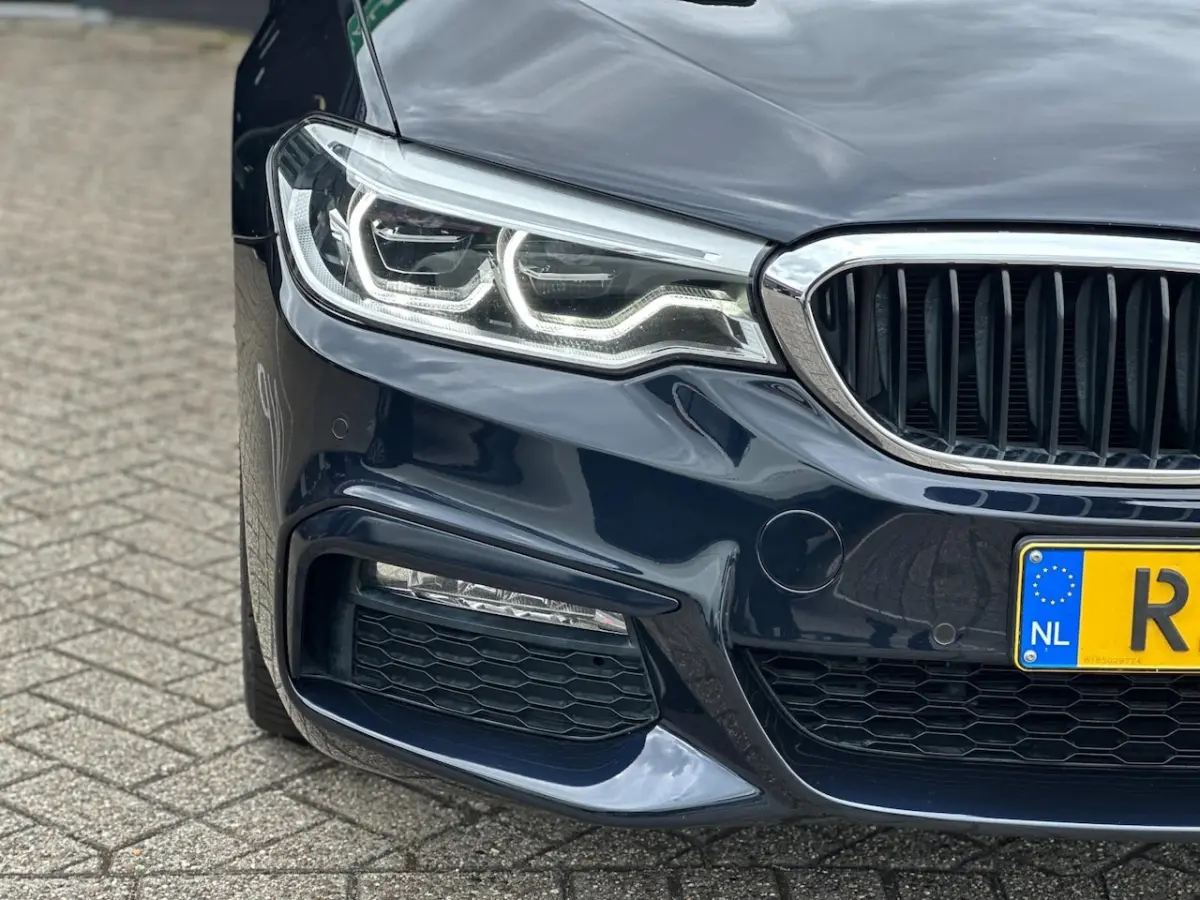 520i High Executive/M-PAKKET/2E EIG/PANO-DAK/CARPLAAY/NL-AUTO NAP