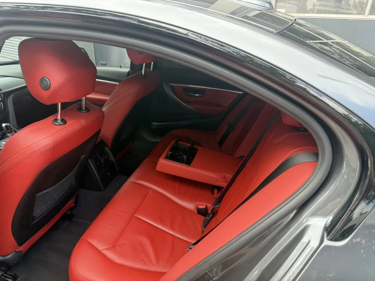 318i Edition M Sport Shadow High Executive Bj 2018 Km 88.000 Dealer onderhouden 136pk Auto