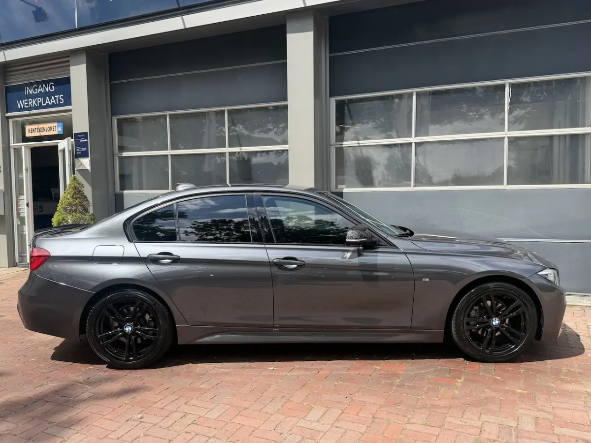 318i Edition M Sport Shadow High Executive Bj 2018 Km 88.000 Dealer onderhouden 136pk Auto