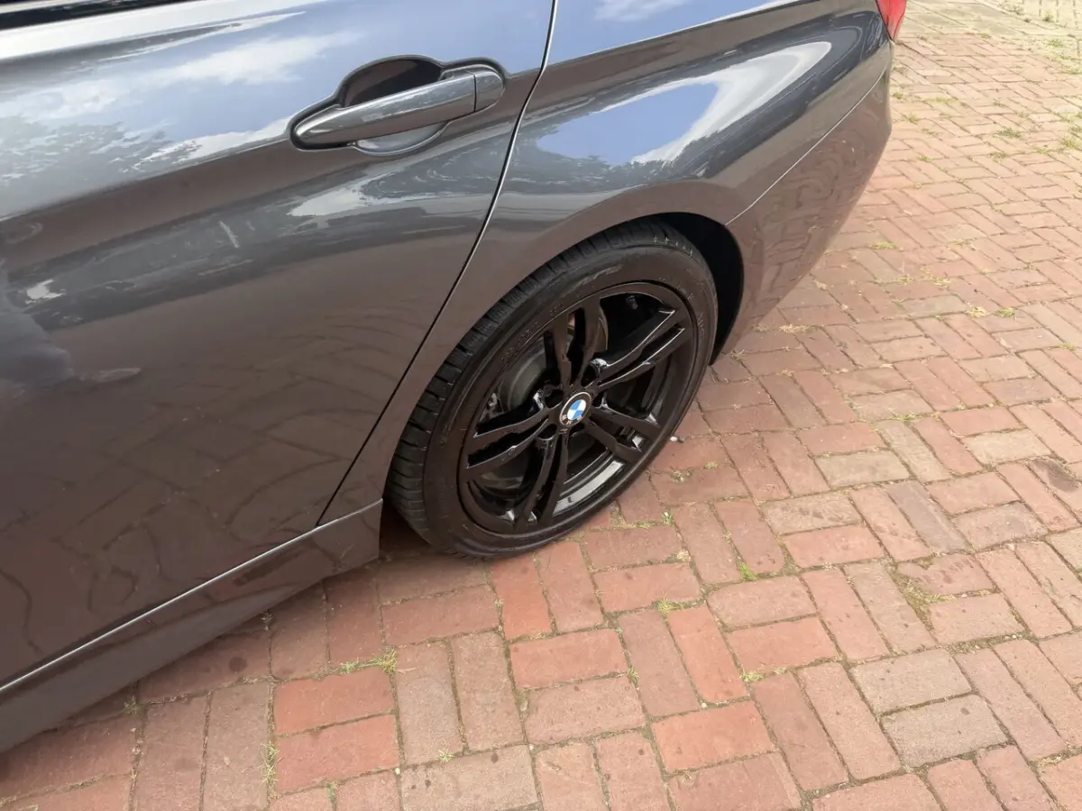 318i Edition M Sport Shadow High Executive Bj 2018 Km 88.000 Dealer onderhouden 136pk Auto