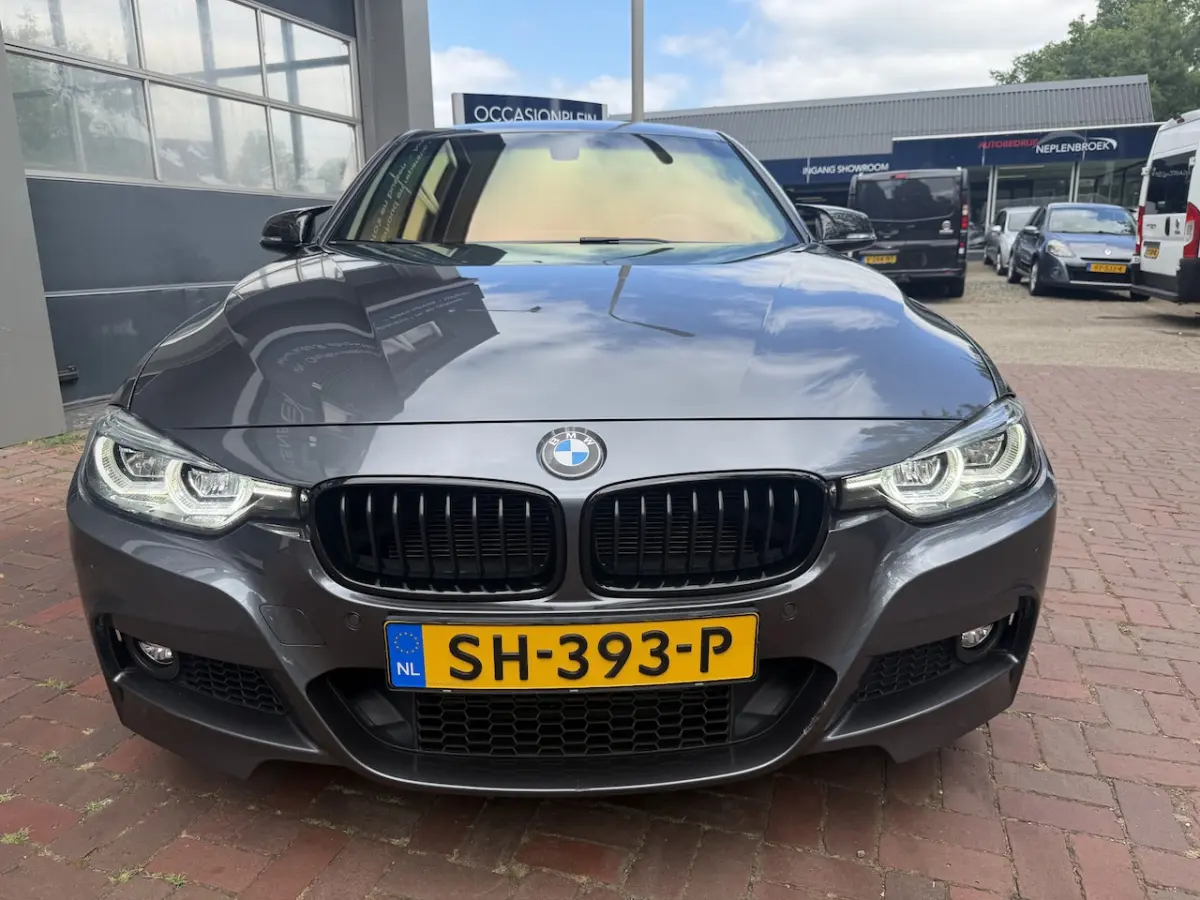 318i Edition M Sport Shadow High Executive Bj 2018 Km 88.000 Dealer onderhouden 136pk Auto