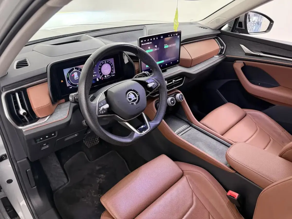 1.5 TSI PHEV Business Edition Plus | ex BPM | Leer Suite | HUD | Matrix | DCC | 20â | Wint